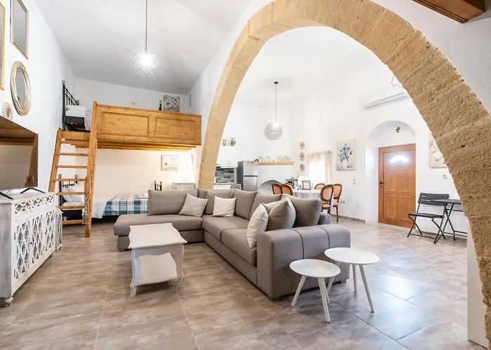 Amalia\'S Traditional Home In Paradisi