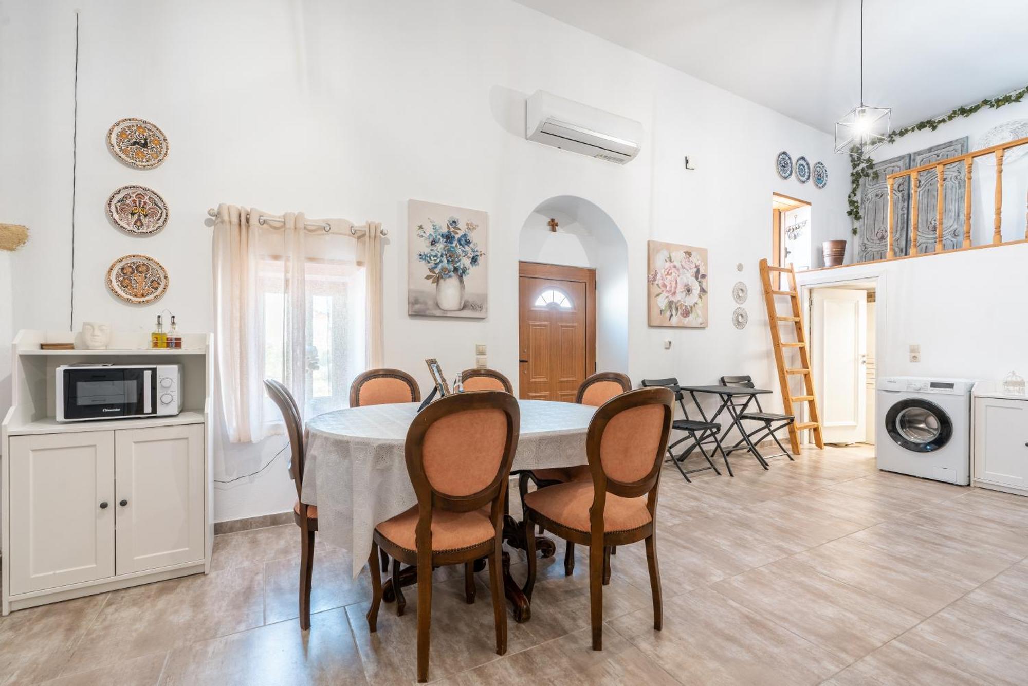 Amalia's Traditional In Paradisi Ferienhaus